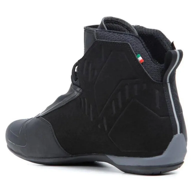 Buty krótkie TCX RO4D WP BLACK czarny