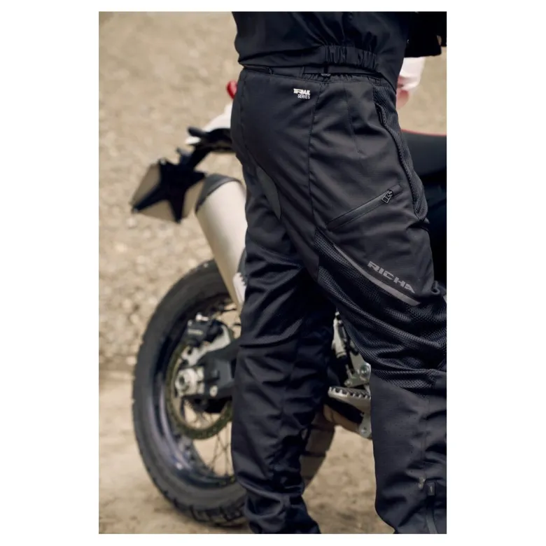 Spodnie tekstylne RICHA AIRVENT EVO 3 SHORT BLACK czarny