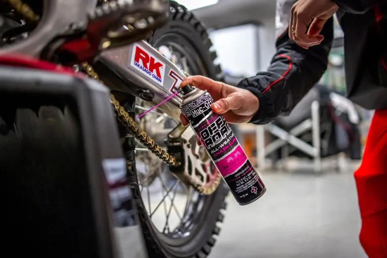Spray do łańcucha MUC-OFF OFF-ROAD ALL WEATHER